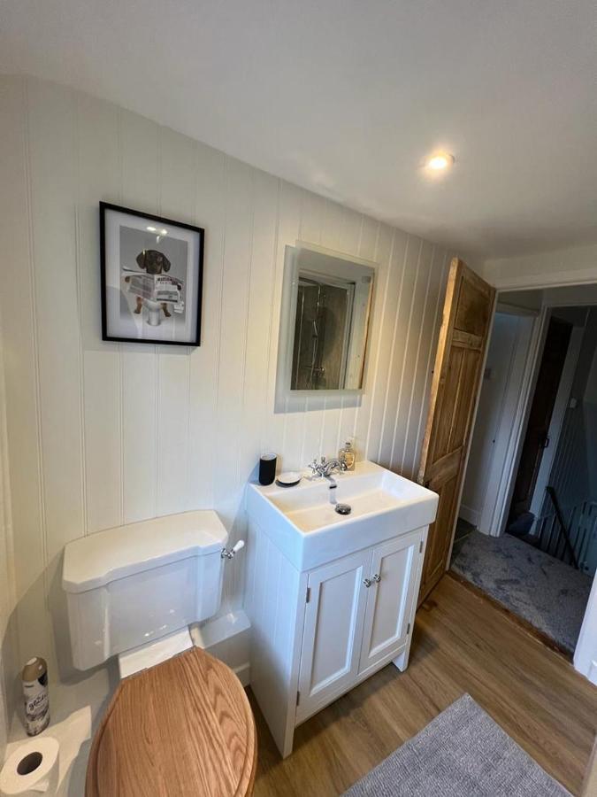 The Cottage, 13 Golden Sq. تنتردن المظهر الخارجي الصورة